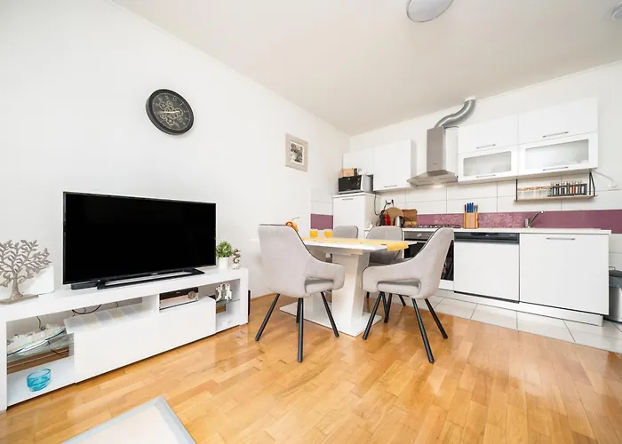 Neva Nyaraló Dugi Rat